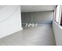 Oficina en Alquiler en Valencia de las Torres, Valencia