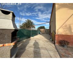 CASA DE CAMPO POR LA ZONA DE LA ESTACION DE TREN. 10.000.-M2 DE TERRENO