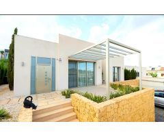 Acogedora villa con vistas a la montaña en Benijofar