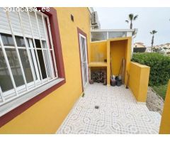 Adosado en urbanización con piscina comunitaria