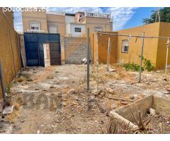 SUELO URBANO CON PEQUEÑA VIVIENDA