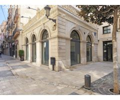 Local comercial PREMIUM en el corazón de Reus ¡Visibilidad y éxito asegurado!