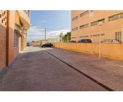 LOCAL COMERCIAL EN VENTA EN ORIHUELA ( JUNTO A CENTRO MÉDICO ÁLVAREZ DE LA RIVA).