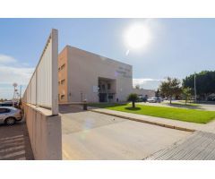 LOCAL COMERCIAL EN VENTA EN ORIHUELA ( JUNTO A CENTRO MÉDICO ÁLVAREZ DE LA RIVA).