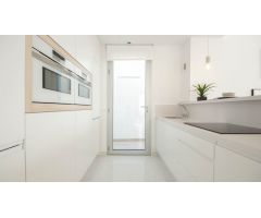 INCREÍBLE VILLA INDEPENDIENTE CON 400M2 DE PARCELA +SOLARIUM EN TORREVIEJA.