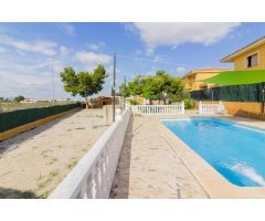 CASA EN VENTA CON AMPLIA PARCELA Y PISCINA EN COX (ZONA JABONEROS)