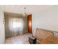 CASA EN PLANTA BAJA Y ESQUINA EN REDOVÁN.