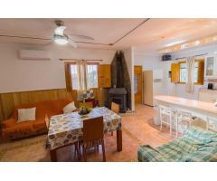 AMPLIO CHALET CON UNA PARCELA DE MÁS DE 2.700M2 EN ALBATERA (ZONA SERRALBA)