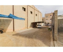 CASA EN PLANTA BAJA CON UNA PARCELA DE 400M2 EN REDOVÁN.