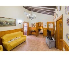 AMPLIA CASA EN PLANTA BAJA EN EL BARRIO LOS BENITOS (REDOVÁN)