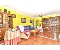 Fantástica villa de  6 dormitorios  4 baños  a 5 minutos de la playa en  Mijas Costa