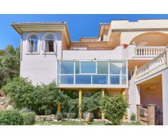 Villa espléndida de 6 dormitorios y 5 baños en La Mairena, Marbella-Ojén