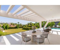 Villa de 6 dormitorios y 8 baños en Nueva Andalucía, Marbella. Obra Nueva