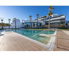 Piso en planta baja de 2 dormitorios y 2 baños con Terraza y Jardín situado en Estepona. Obra Nueva