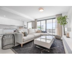 Piso en planta baja de 2 dormitorios y 2 baños con Terraza y Jardín situado en Estepona. Obra Nueva