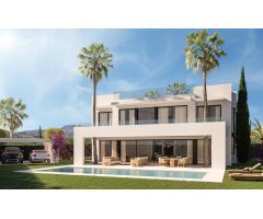 Villa de lujo de 4 dormitorios y 5 baños en Estepona junto a Campo de Golf El Campanario. Obra Nueva