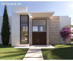 Villa de lujo de 4 dormitorios y 5 baños en Estepona junto a Campo de Golf El Campanario. Obra Nueva