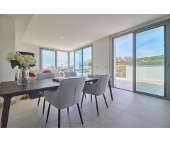 Ático de 2 dormitorios y 2 baños con espectaculares vistas al Mar y Campo de Golf. Obra Nueva