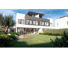 Villa Pareada de 3 dormitorios y 3 baños con jardín y sótano. Estepona