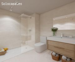 Ático de 2 dormitorios y 2 baños con terraza, solarium y vistas al Golf. Estepona Golf
