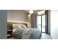 Ático dúplex de 4 dormitorios, 3 baños y vistas al mar en Estepona