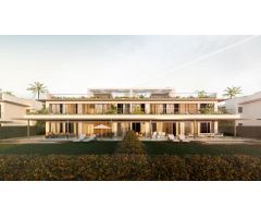 Apartamento planta baja de 4 dormitorios, 4 baños y jardín. Los Monteros, Marbella