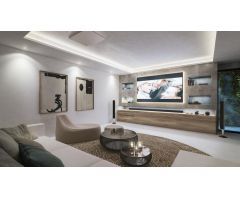 Villa de lujo de 4 dormitorios, 5 baños, solarium y jardín en El Paraiso, Estepona