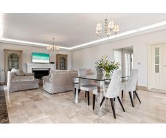Villa de lujo de 4 dormitorios y 5 baños en Elviria, Marbella