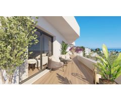 Apartamento Planta primera de 3 dormitorios, 2 baños, terraza y jardín con vistas al Mar. Estepona