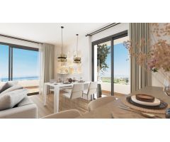 Apartamento Planta primera de 3 dormitorios, 2 baños, terraza y jardín con vistas al Mar. Estepona
