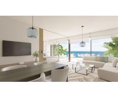 Apartamento de 3 dormitorios y 3 baños con piscina privada y vistas al mar. Fuengirola