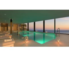 Apartamento de 3 dormitorios y 3 baños con piscina privada y vistas al mar. Fuengirola