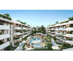 Apartamento planta baja de 4 dormitorios y 3 baños en San Pedro de Alcántara