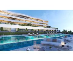 Apartamento planta baja de 3 dormitorios y 3 baños con jardín y piscina privada. Mijas Costa