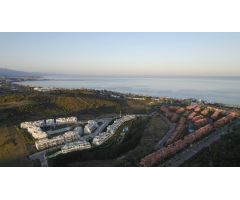 Apartamento planta baja de 2 dormitorios y 2 baños con jardín. Nueva Milla de Oro, Estepona