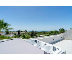 Ático dúplex reformado de 3 dormitorios, 3 baños con vistas al mar. Milla de Oro, Marbella