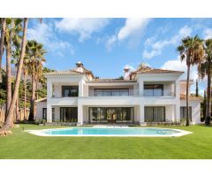 Villa de lujo de 6 dormitorios y 9 baños en Sierra Blanca, La milla de oro de Marbella