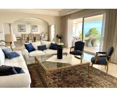 Villa de lujo de 6 dormitorios y 8 baños con vistas al mar. Cascada de Camoján, Marbella Norte