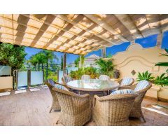 Villa de lujo de 4 dormitorios, 5 baños y vistas al Golf. La Quinta, Benahavís