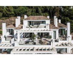 Ático de lujo de 3 dormitorios y 4 baños en Nueva Andalucía, Marbella