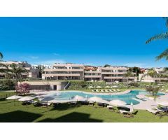 Apartamento planta primera de 3 dormitorios y 2 baños con vistas al mar. Estepona
