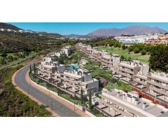 Apartamento planta primera de 2 dormitorios y 2 baños con vistas al mar. Estepona