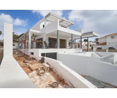 Villa de lujo de 4 dormitorios y 4 baños con vistas al mar. Marbesa, Marbella.