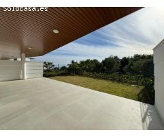 Apartamento planta baja de 2 dormitorios y 2 baños con jardín privado. El Higuerón, Fuengirola