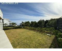 Apartamento planta baja de 2 dormitorios y 2 baños con jardín privado. El Higuerón, Fuengirola