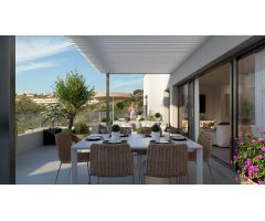 Apartamento planta baja de 2 dormitorios, 2 baños y jardín en Casares Costa