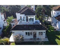 Villa Calahonda, Licencia Turística , 4 dormitorios, 4 baños, jardín, Terraza, ??Cabopino