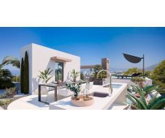 Pareado de 4 dormitorios y 5 baños con vistas al mar. Río Real, Marbella Este