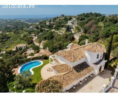 Villa de lujo de 5 dormitorios, 5 baños y vistas al mar. Montemayor, Benahavís