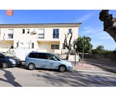 CASA ADOSADO CON 3 DORMITORIOS Y GARAJE PRIVADO EN LOS ALCAZARES